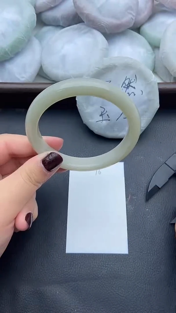 未镶嵌手镯石英质玉16+62/63