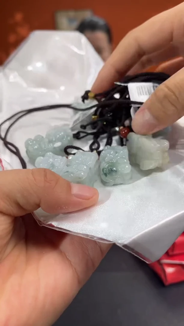 颈饰未镶嵌翡翠边城刀客/466761/多样性发一