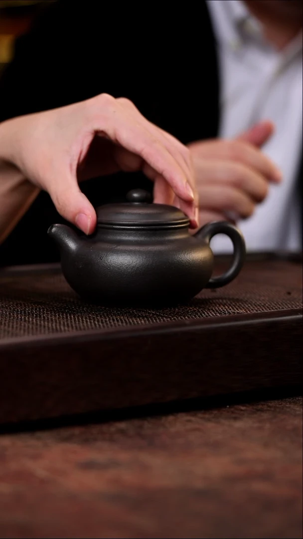 宜兴紫砂铁星砂仿古