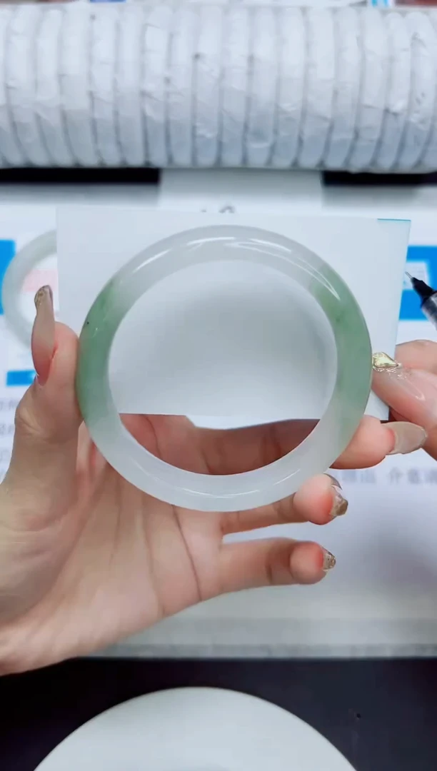 石英质玉手镯未镶嵌156/58