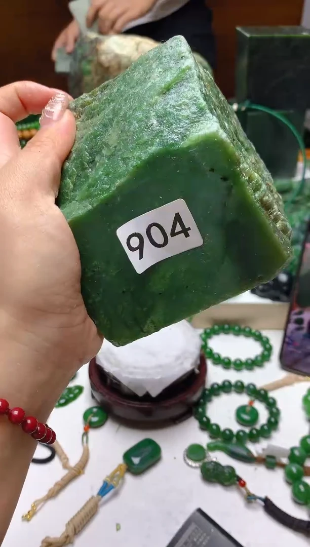 未镶嵌和田玉（碧玉）珠宝半成品1