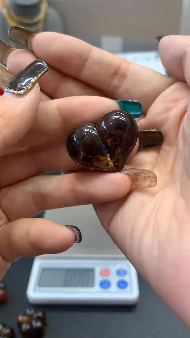 未镶嵌琥珀裸石227