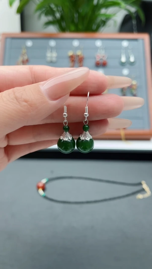 【闪购商品】玛瑙/玉髓耳饰银S925镶嵌8802绿