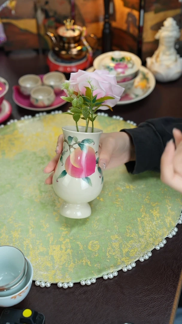 景德镇手工手绘雅圣粉彩花瓶