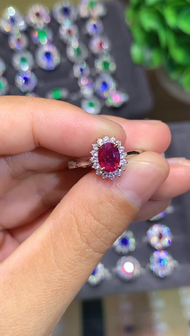 18K金镶嵌戒指红宝石0.76ct 无烧