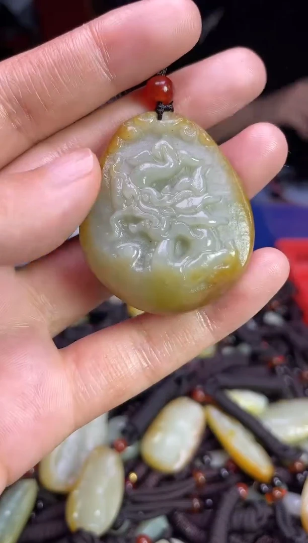 未镶嵌和田玉挂件1