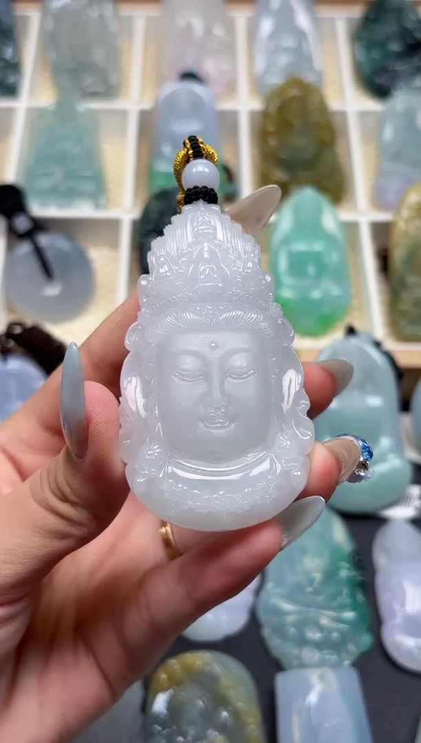 翡翠未镶嵌颈饰北**东观音