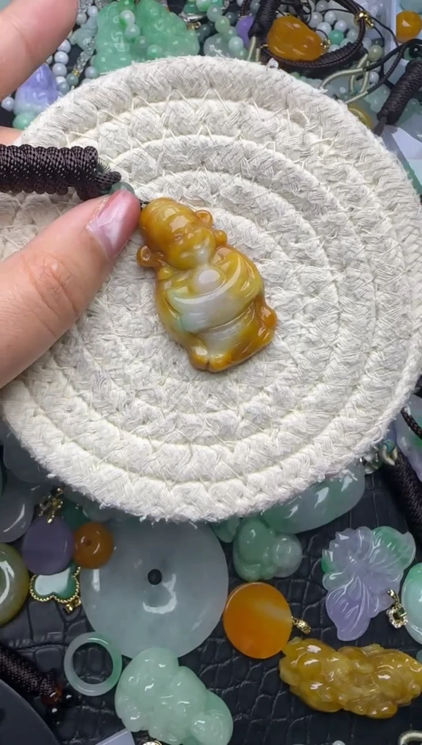 颈饰未镶嵌翡翠天然缅甸翡翠吊坠