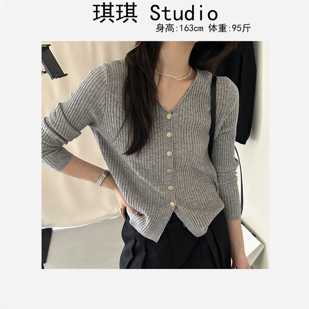 春季新款v领排扣气质时尚洋气舒适亲肤显瘦减龄针织开衫2550-N