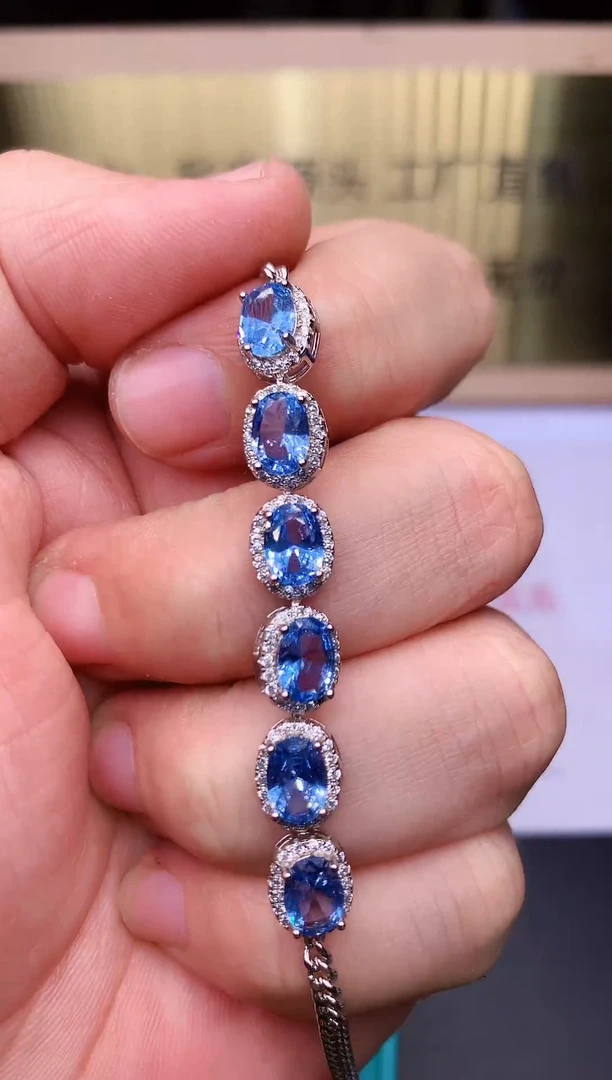 【闪购商品】海蓝宝石手链银S925镶嵌........