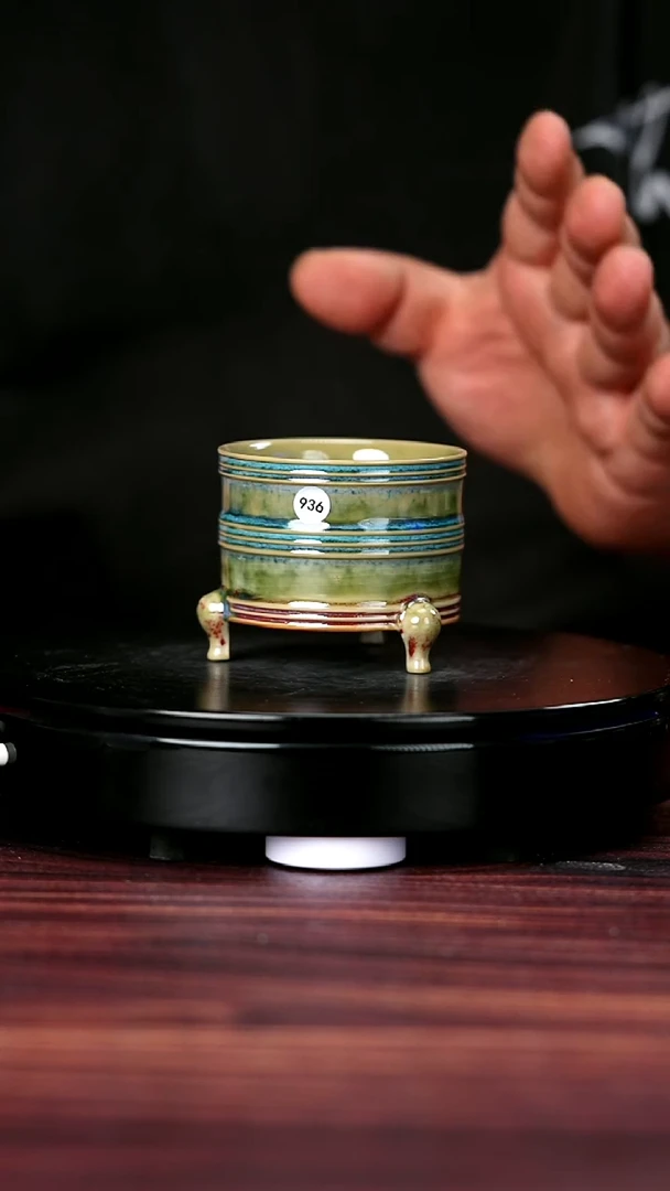 壶936#盼龙窑一级品原矿钧瓷三足樽