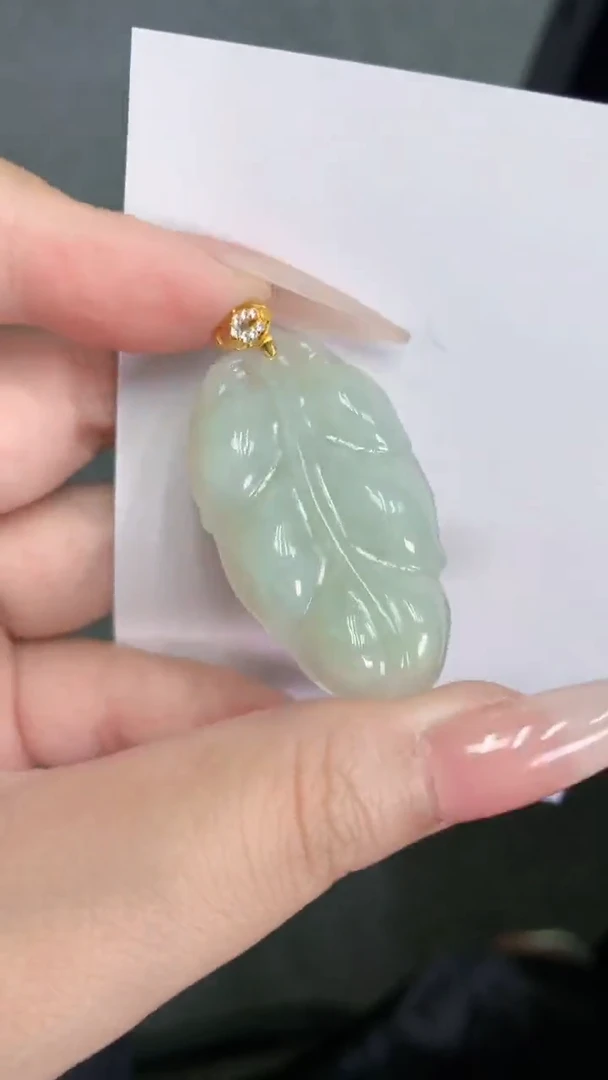 颈饰未镶嵌翡翠天然A货翡翠挂件