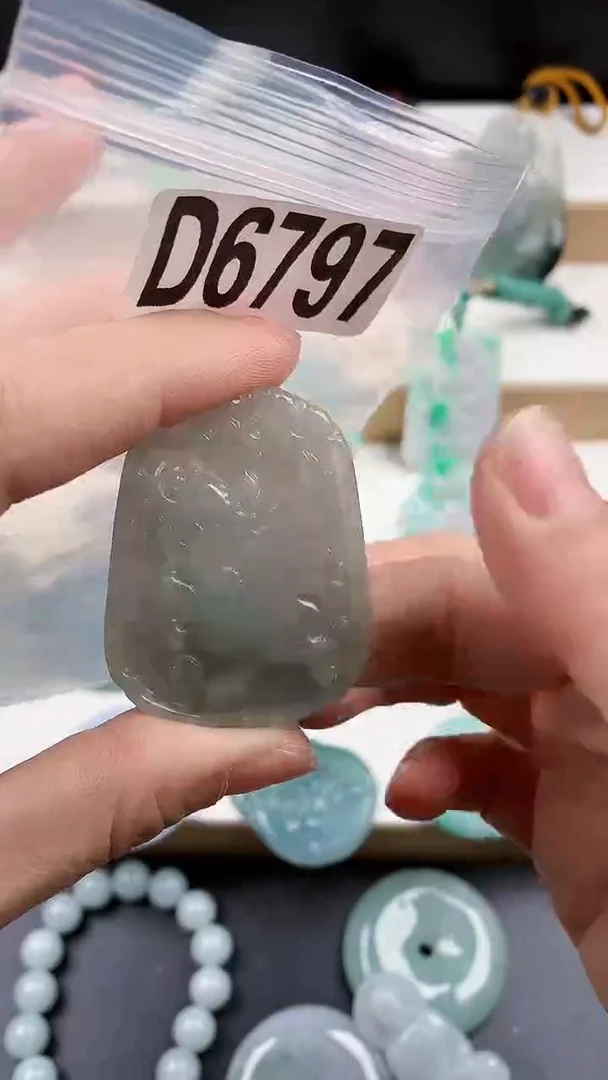 颈饰未镶嵌翡翠天然翡翠吊坠挂件