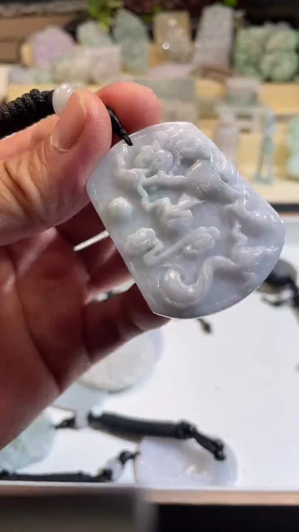 翡翠未镶嵌颈饰7/15/051