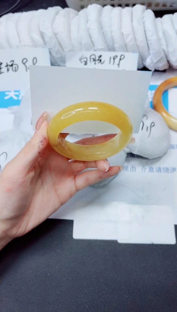 石英质玉手镯未镶嵌299/51