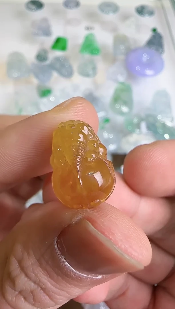 【闪购商品】翡翠吊坠(不含链)未镶嵌··