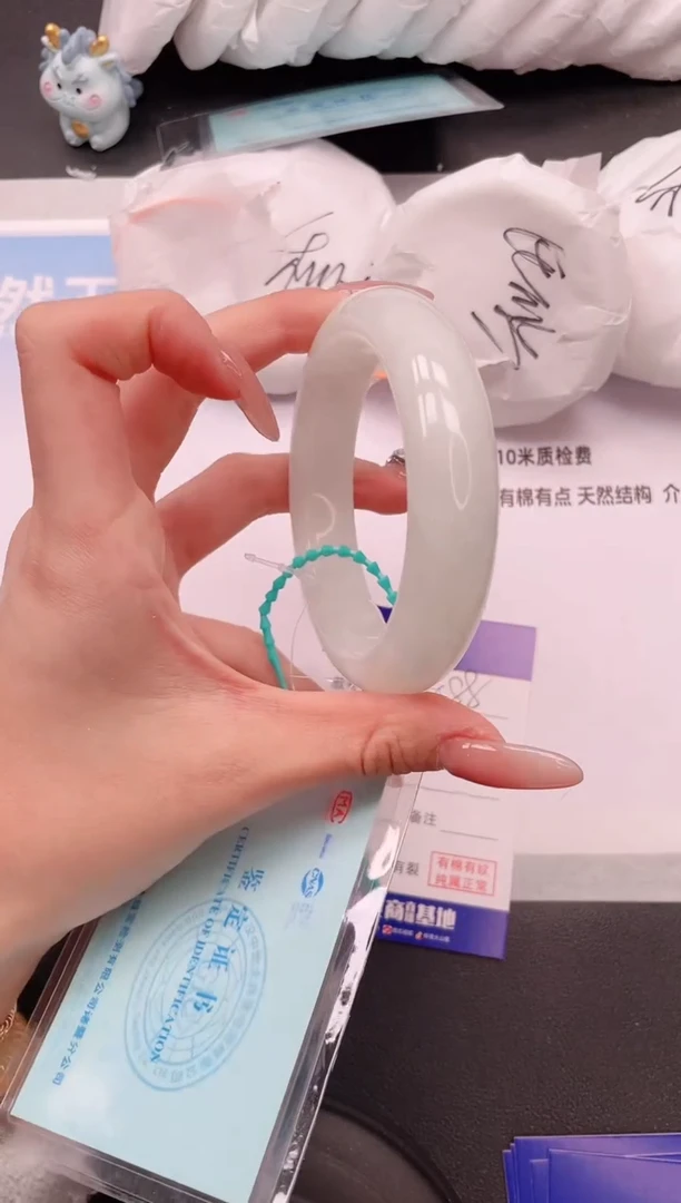 未镶嵌手镯和田玉16V88-59