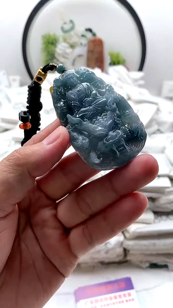 翡翠未镶嵌颈饰阿弥陀佛