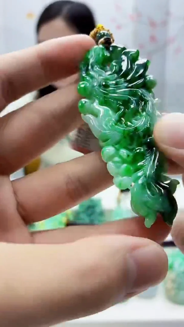 未镶嵌定制翡翠4852bb-毛货挂件91