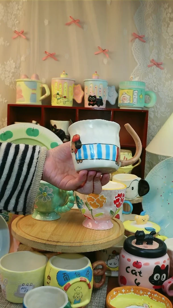 瓷丫头的腊肠狗杯