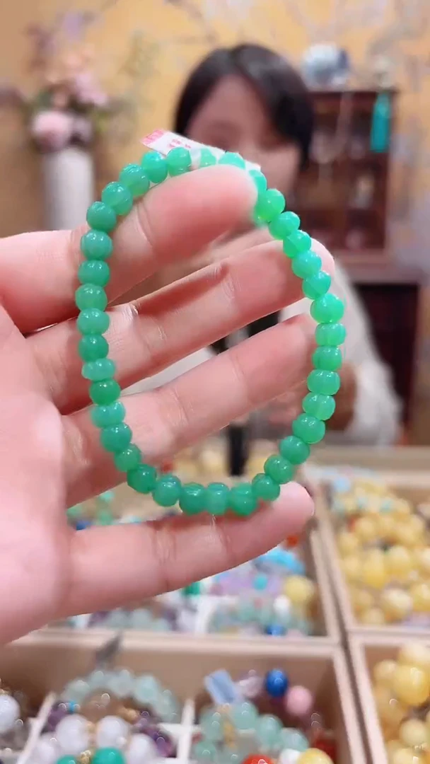未镶嵌手链石英质玉，天然澳玉南瓜珠设计款6+