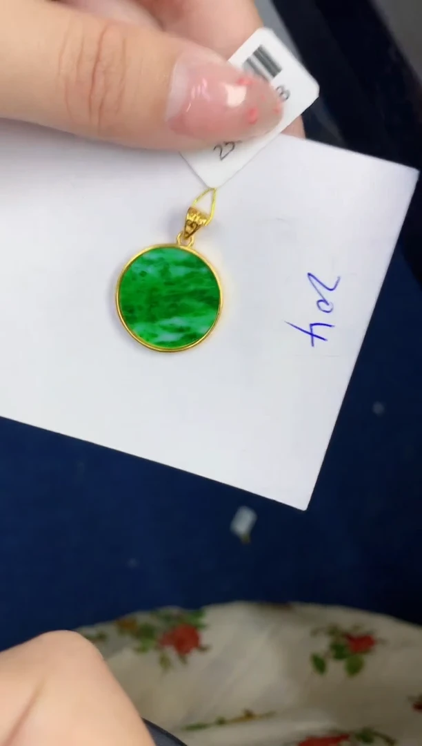翡翠未镶嵌颈饰缅甸天然翡翠A货
