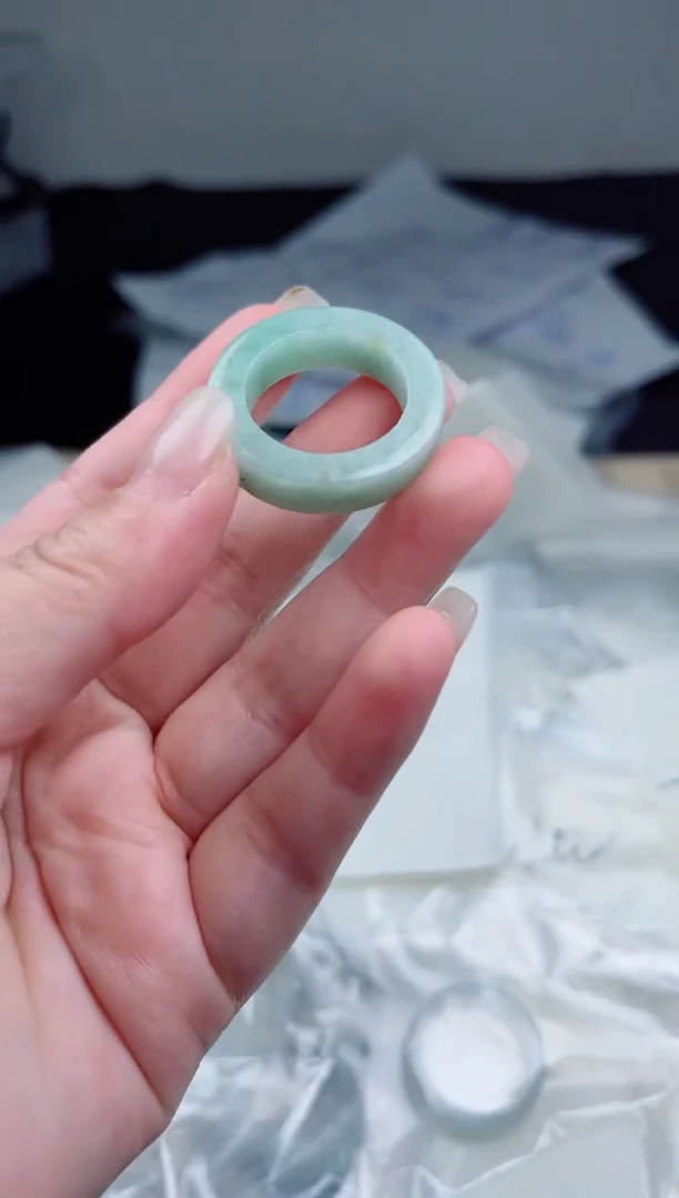 定制翡翠未镶嵌戒圈