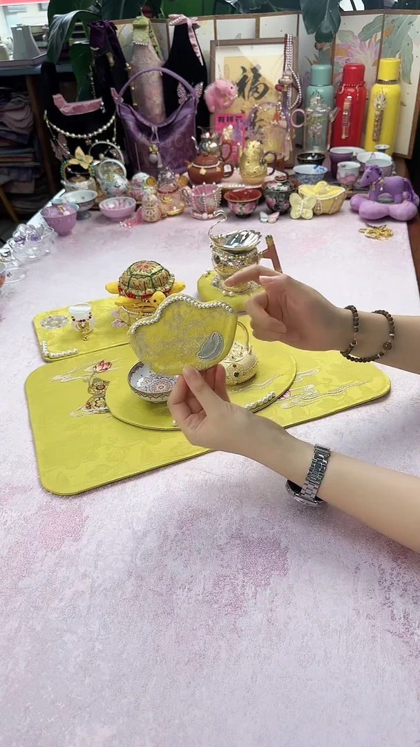 16 金元宝小杯垫