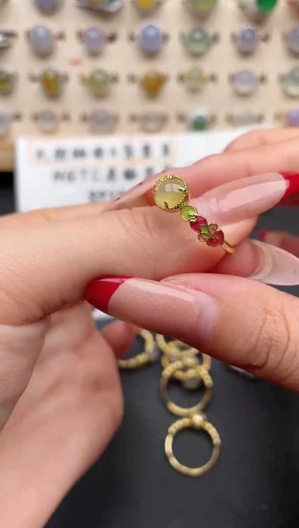 【闪购商品】翡翠戒指银S925镶嵌一物一证一礼盒