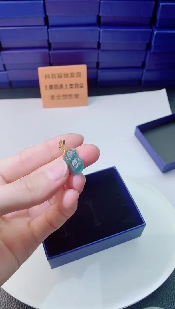 翡翠未镶嵌颈饰1111111111
