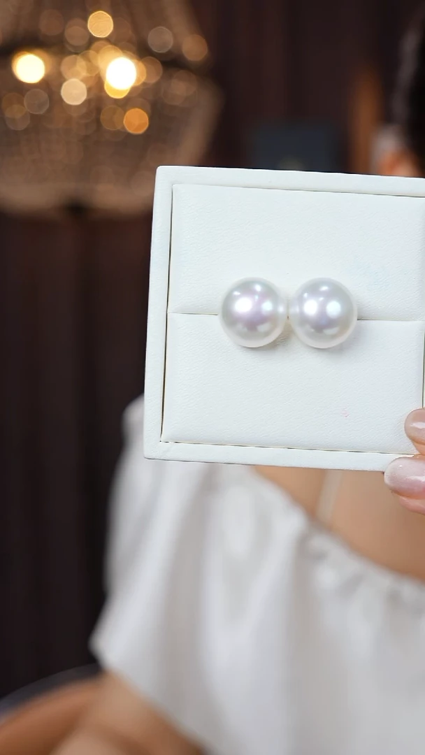 18K金镶嵌耳钉海水珍珠澳白14-15mm