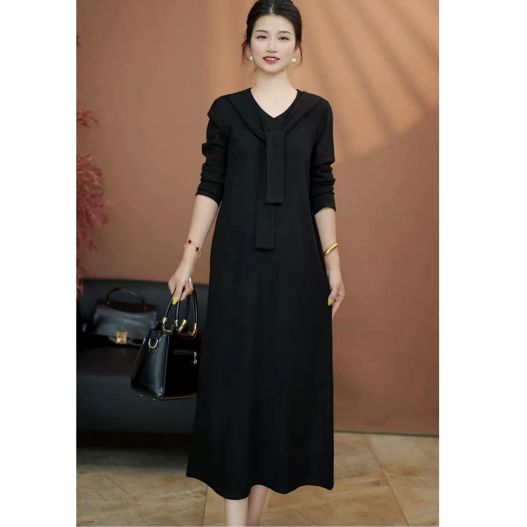 2025秋冬新款长袖围巾领遮肉显瘦洋气时尚长裙高端有气质
