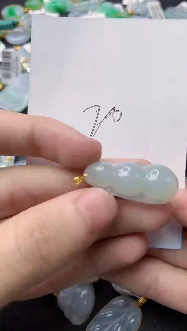 【闪购商品】翡翠颈饰18K金镶嵌25........