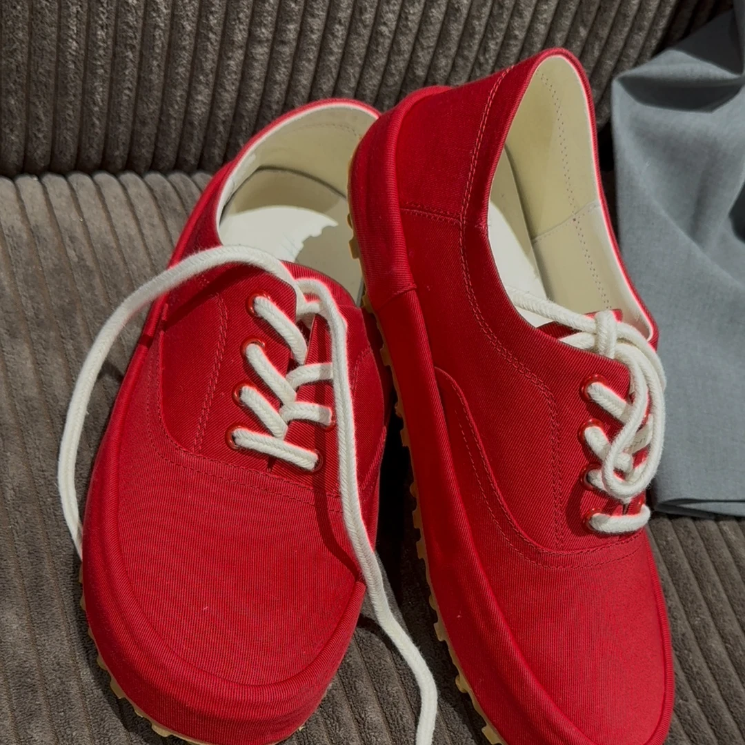 【HAV】  新款时髦百搭圆头系带红色树纹帆布鞋