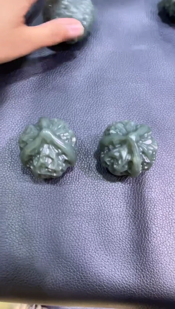 吊坠(赠链)未镶嵌和田玉土*垚且末蓝核桃（产地直发）
