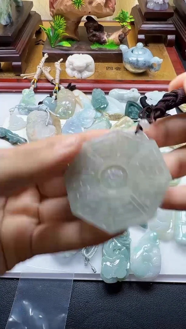 吊坠(不含链)未镶嵌翡翠1