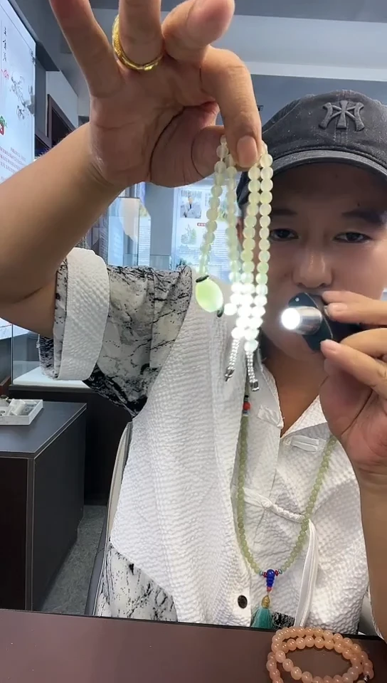 未镶嵌蛇纹石玉颈饰2