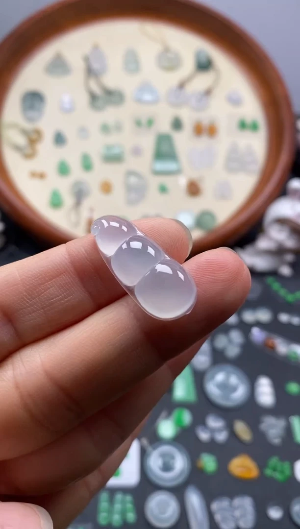 颈饰未镶嵌翡翠冰豆子/芬