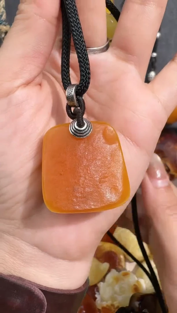 裸石琥珀未镶嵌六*士琥珀