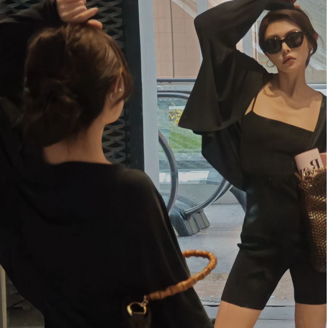 2025夏季新款时尚打底吊带背心气质显瘦洋气休闲百搭性感辣妹外穿