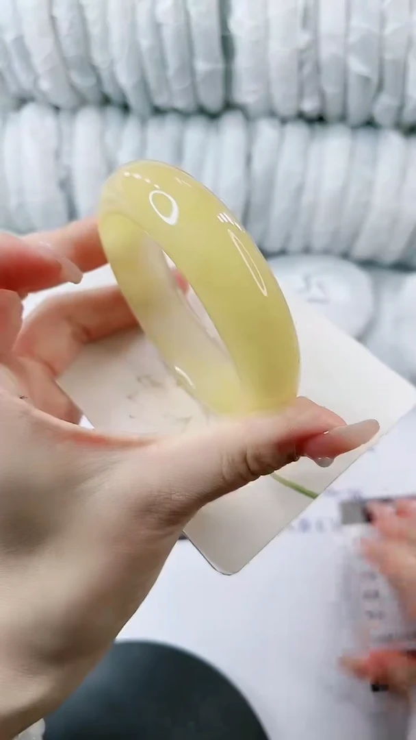 【闪购商品】石英质玉手镯未镶嵌0666008517-多样性发货