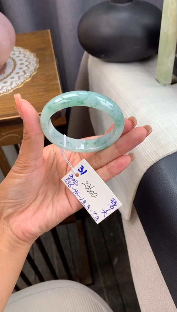 未镶嵌手镯翡翠手镯