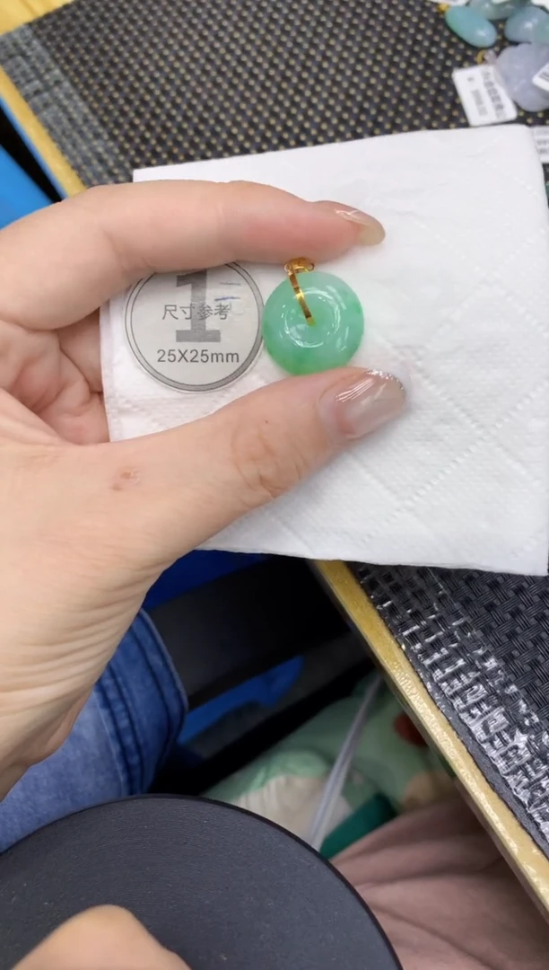 颈饰18K金镶嵌翡翠111111111