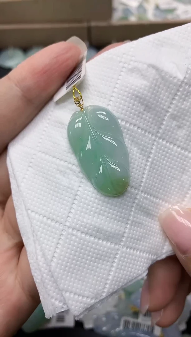 颈饰18K金镶嵌翡翠11111111111