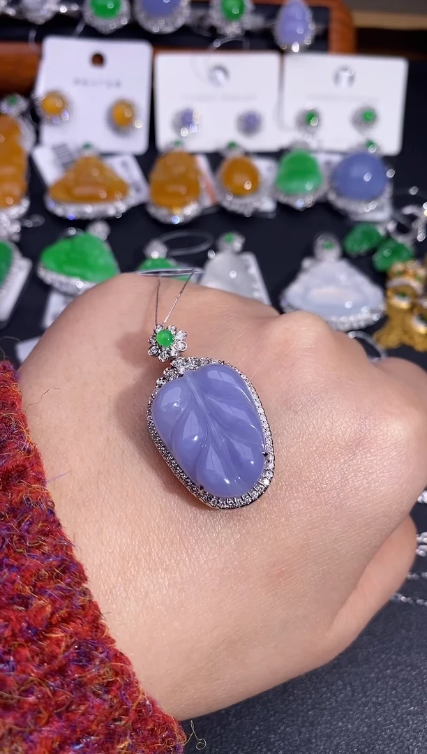 【闪购商品】翡翠颈饰18K金镶嵌吊坠