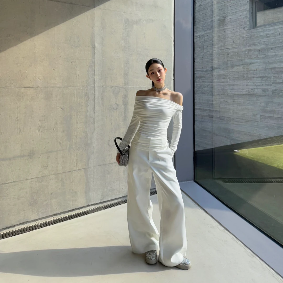 纯欲白色一字肩长袖t恤女秋冬季修身显瘦辣妹紧身内搭打底衫上衣