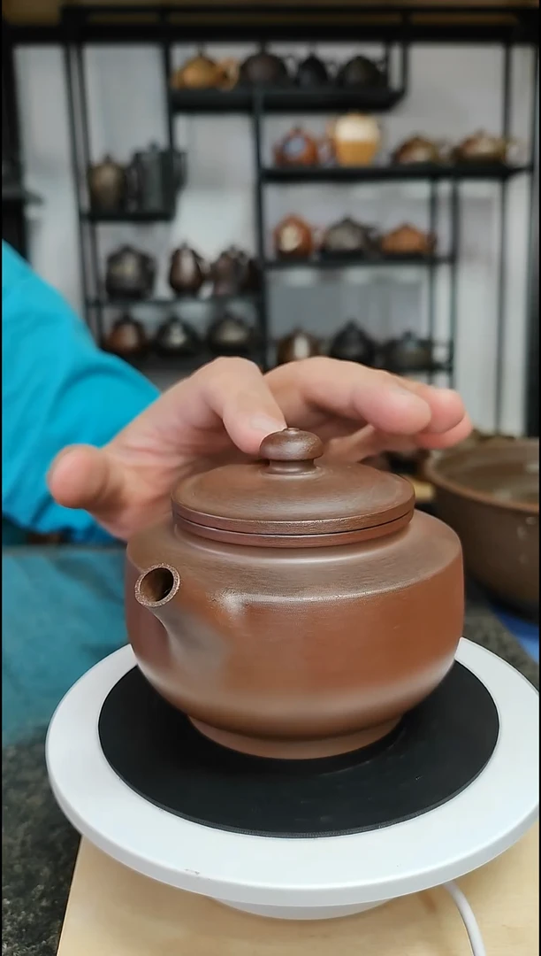 微瑕壶  玉拙壶  260毫升左右  盖子微塌