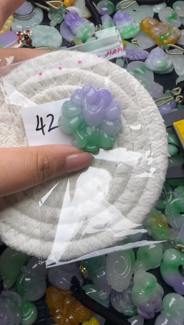 颈饰未镶嵌翡翠缅甸翡翠吊坠