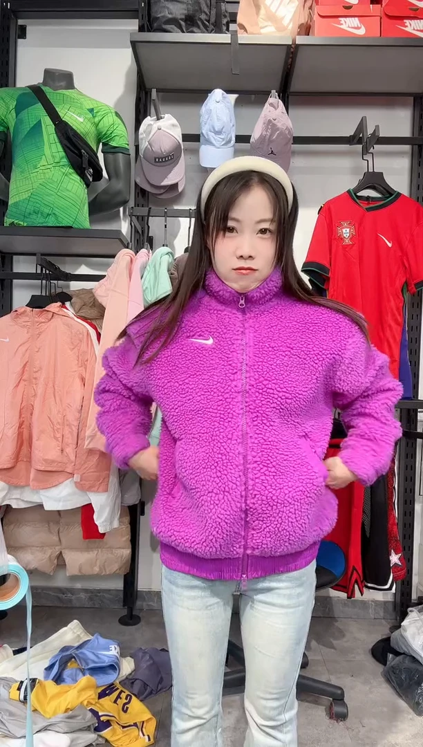 1368   编码 瑕疵款直播间过款为准 尺码  155S