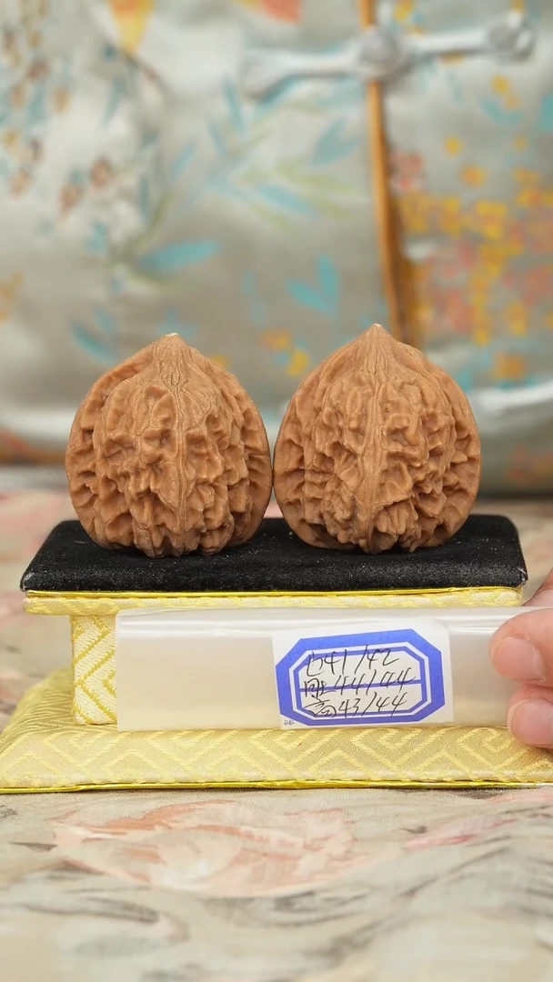 【闪购商品】文玩核桃把件鸡心有修